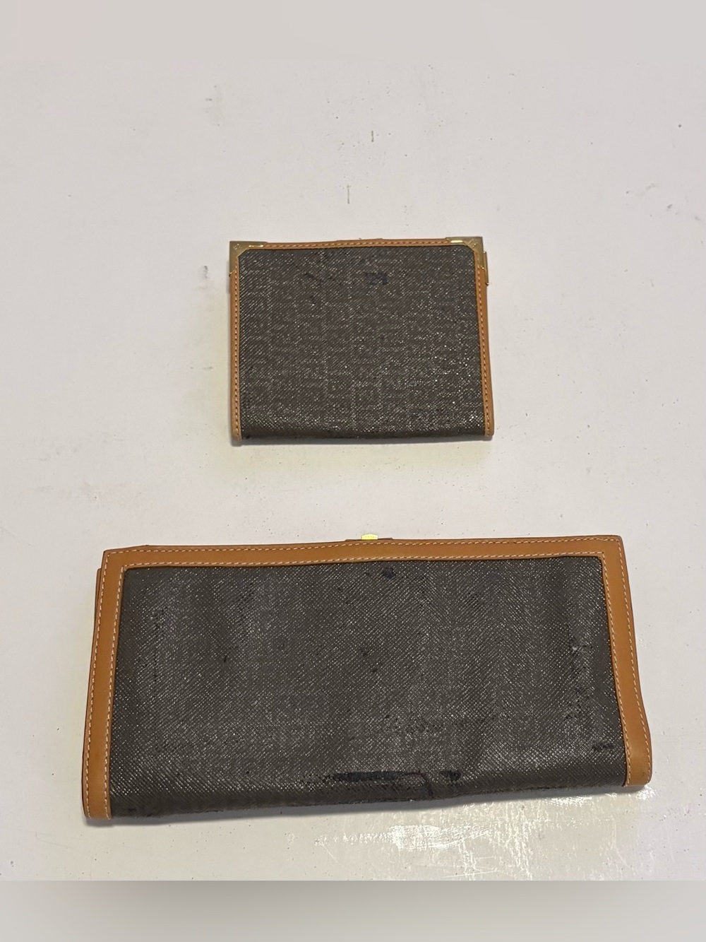 Vintage Fendi bifold long wallet and card/photo holder - Picture 2 of 5